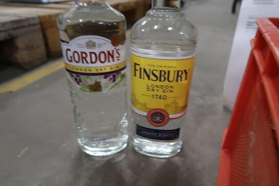7 fl. Gin (se billeder)
