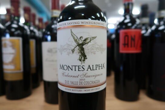 1 fl. Rødvin MONTES ALPHA CARBERNET SAUVIGNON 2015
