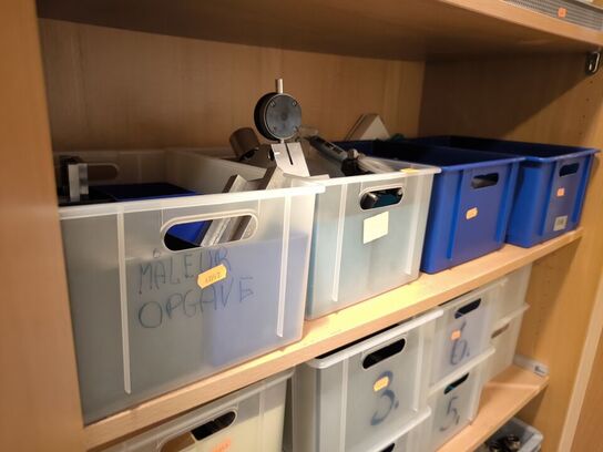 Lot med blandet måleur og værktøj