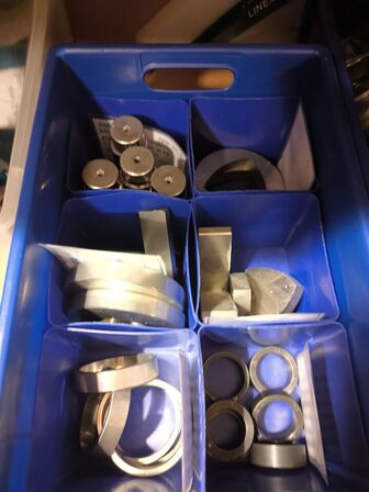 Lot med blandet måleur og værktøj