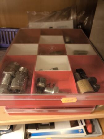 Hylde med blandet værktøj