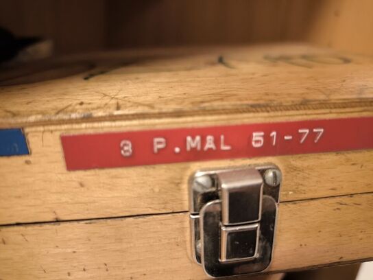 Hylde med blandet værktøj