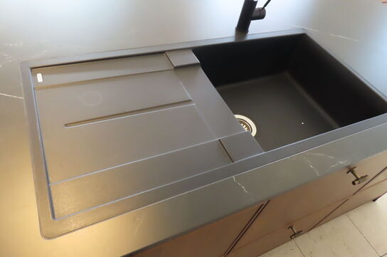 Køkken ø med vask HÄCKER