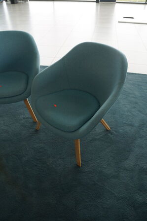 2 stk. Stole, sofa, bord, m.v.