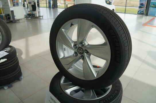 4 stk. Sommerdæk med fælge MICHELIN 18"