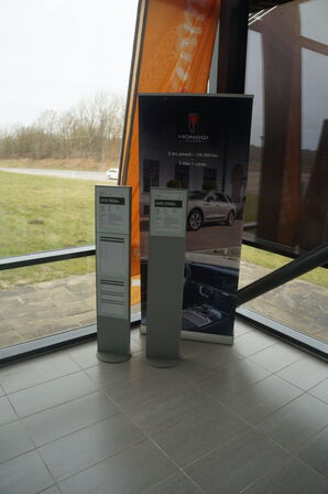 Diverse udstillingsreoler