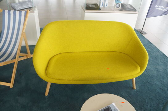 2 stk. Stole, sofa, bord, m.v.