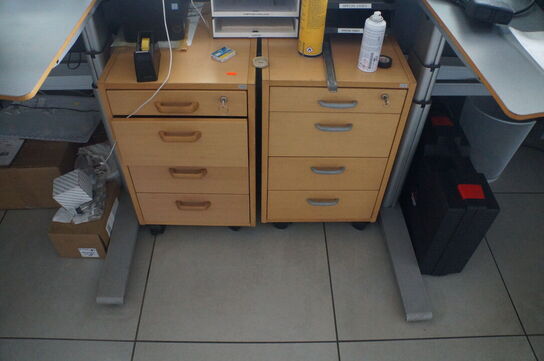 2 stk. Skuffekasetter med indhold