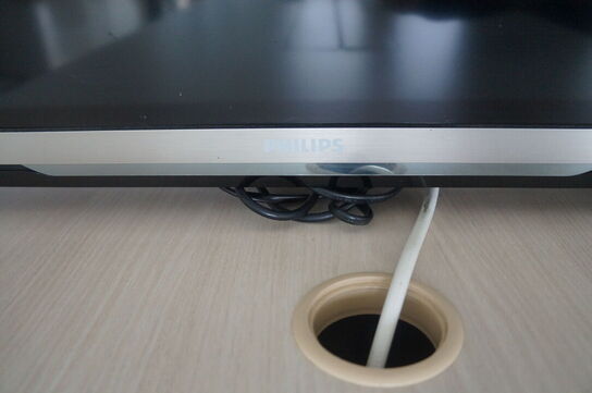 Loungemøblement inkl. Fladskærm