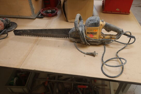 Letbetonsav DEWALT DWE397 QS