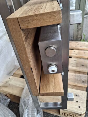 Omegna træ Håndklædetørrer