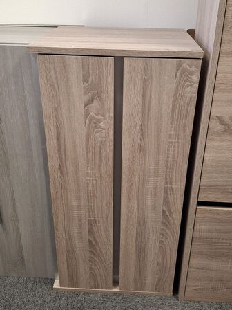 Stromberg Urbane vaskeskab  med matchende højskabet.