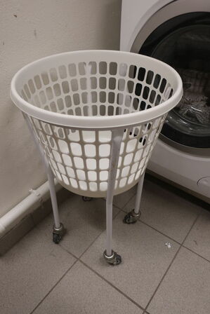 Indhold på bord og hylder