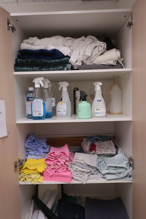 Indhold på bord og hylder