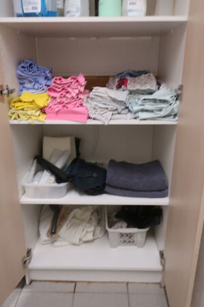 Indhold på bord og hylder