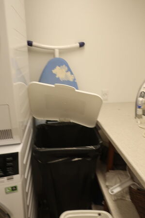 Indhold på bord og hylder