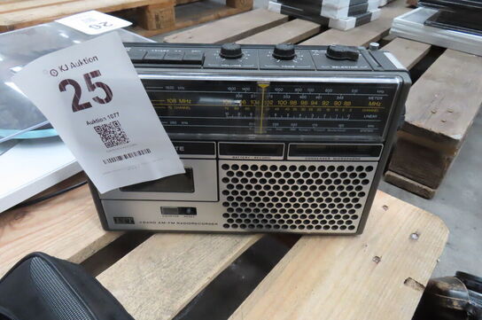 2 stk. Kamera + radio 