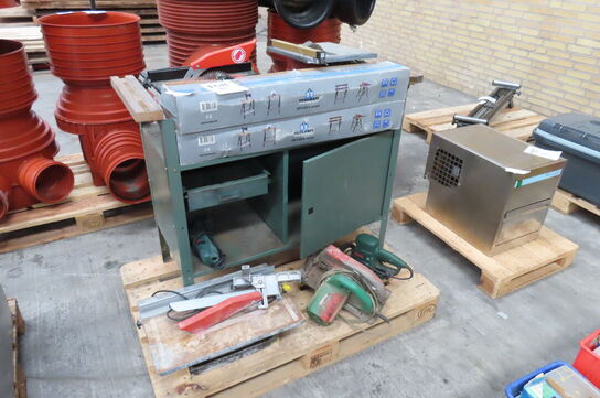 Arbejdsbord + diverse værktøj 