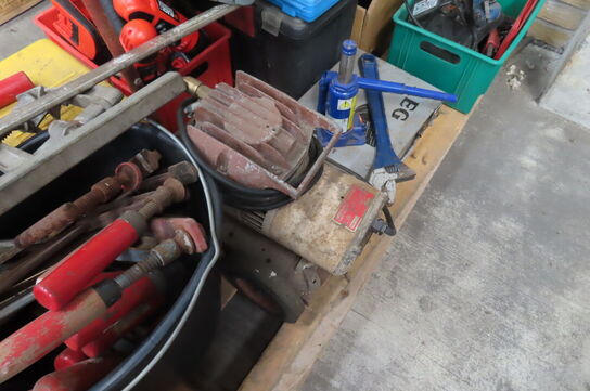 Palle med diverse håndværktøj mv. 