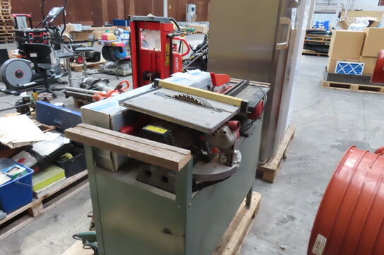 Arbejdsbord + diverse værktøj 