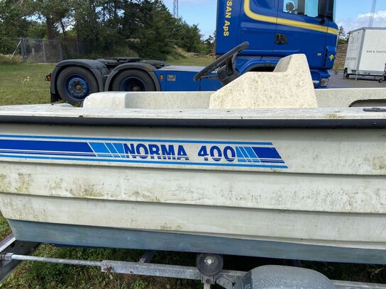 Båd NORMA 400 inkl. Bådtrailer, Papirer bortkommet Stel nr: UH7045B007292250