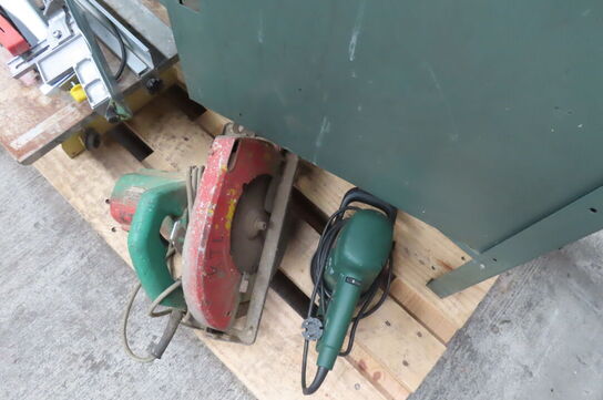 Arbejdsbord + diverse værktøj 