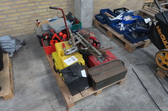 Palle med diverse håndværktøj mv. 