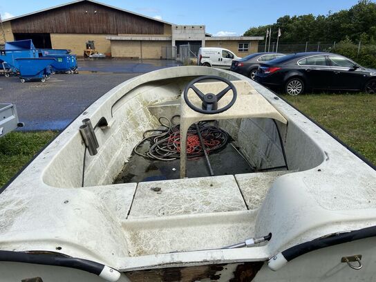 Båd NORMA 400 inkl. Bådtrailer, Papirer bortkommet Stel nr: UH7045B007292250