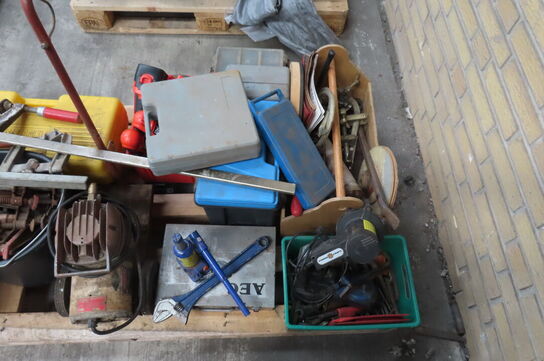 Palle med diverse håndværktøj mv. 