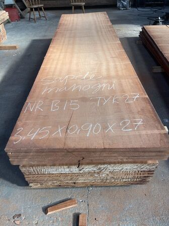 Træplanke i SAPELE (mahogni) 3,45x0,90xm - 2,7 cm tyk