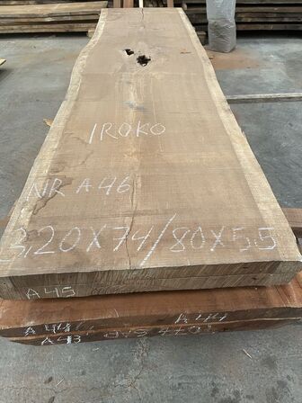 Træplanke i IROKO (Afr. teak) 3,20x0,74/0,80m - 5,5 cm tyk