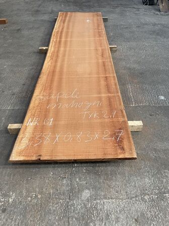 Træplanke i SAPELE (mahogni) 3,38x0,83m - 2,7 cm tyk