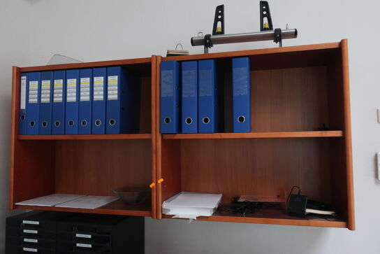 2 stk. jalousiskabe, 2 stk. reoler samt skuffemodul 