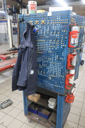 Værkstedsvogn med indhold