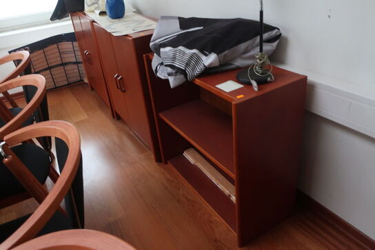 5 stk. skabe uden indhold 