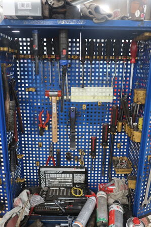 Værkstedsvogn med indhold