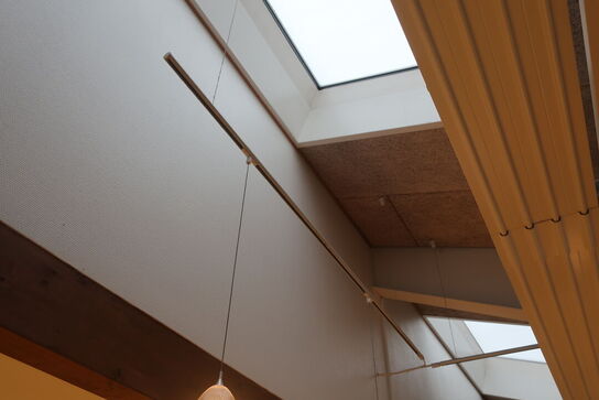 2 stk. skinner med lamper 