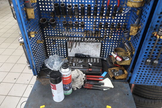 Værkstedsvogn med indhold