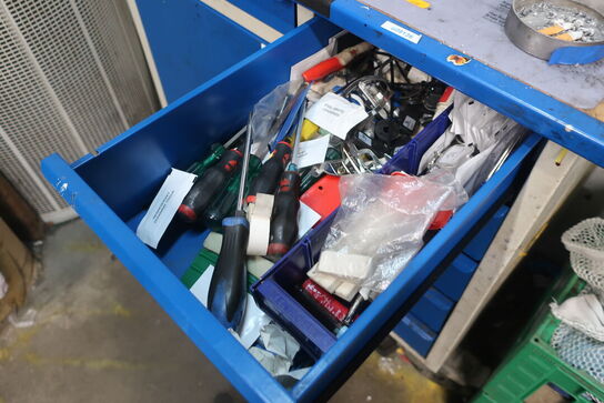 Værkstedsvogn med indhold