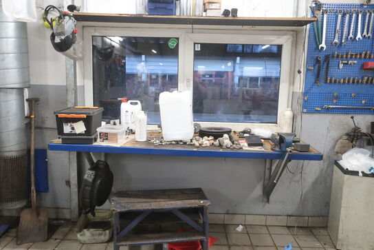 Arbejdsbord med indhold 