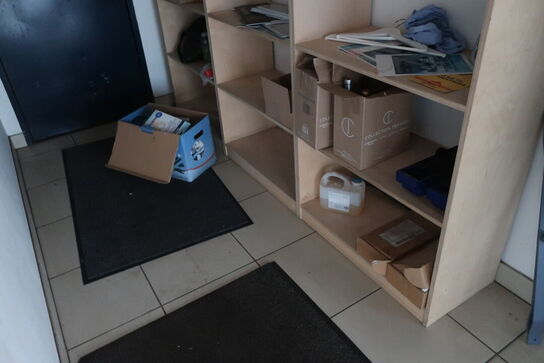 3 stk. reoler med indhold