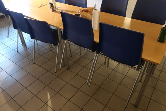 3 stk. borde samt 16 stk. stole