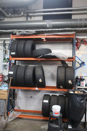 4 fag dækreoler med indhold