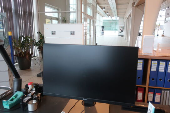 El. hæve/sænke skrivebord med indhold samt kontorstol