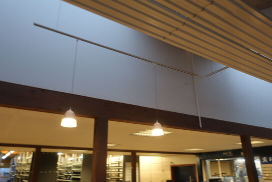 2 stk. skinner med lamper 