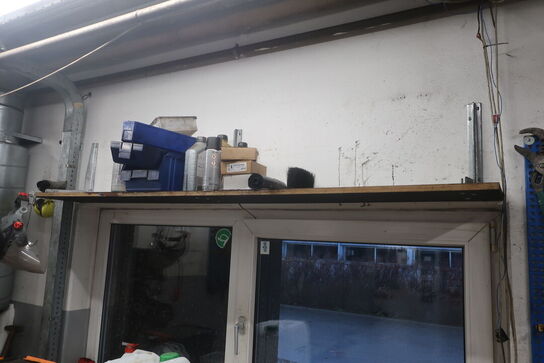 Arbejdsbord med indhold 