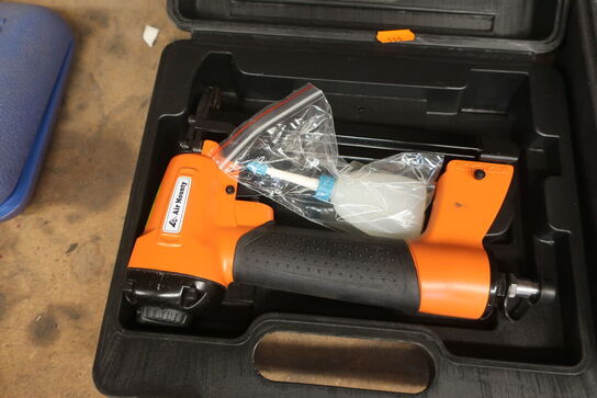 Sømpistol samt stiksav