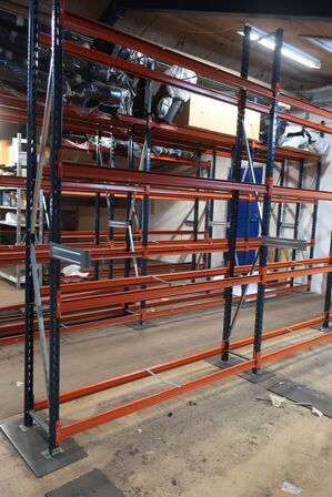 3 fag dækreoler med indhold