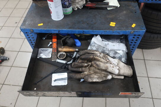 Værkstedsvogn med indhold