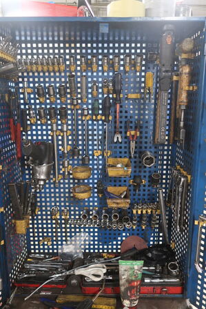 Værkstedsvogn med indhold